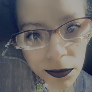 Meet your Posher, Candace